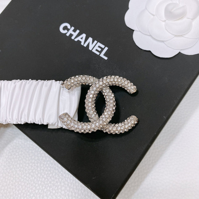 CC ELASTIC BELT 30MM IN WHITE CALFSKIN SILVER HARDWARE WITH RHINSTONES