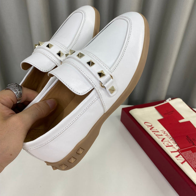 LEISURE FLOWS SPLIT LOAFER IN WHITE CALFSKIN