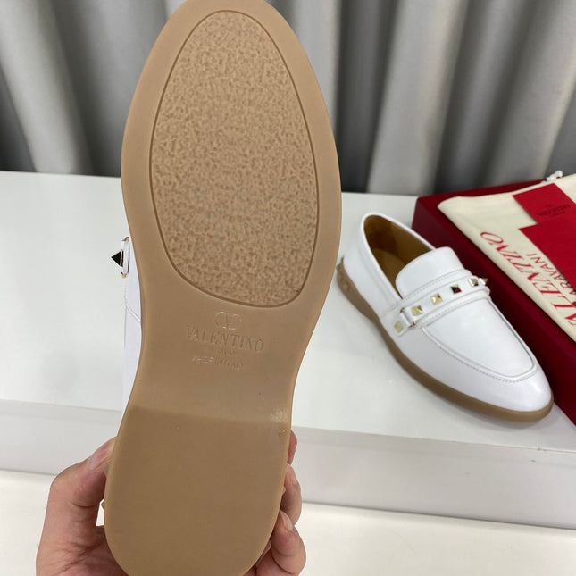 LEISURE FLOWS SPLIT LOAFER IN WHITE CALFSKIN