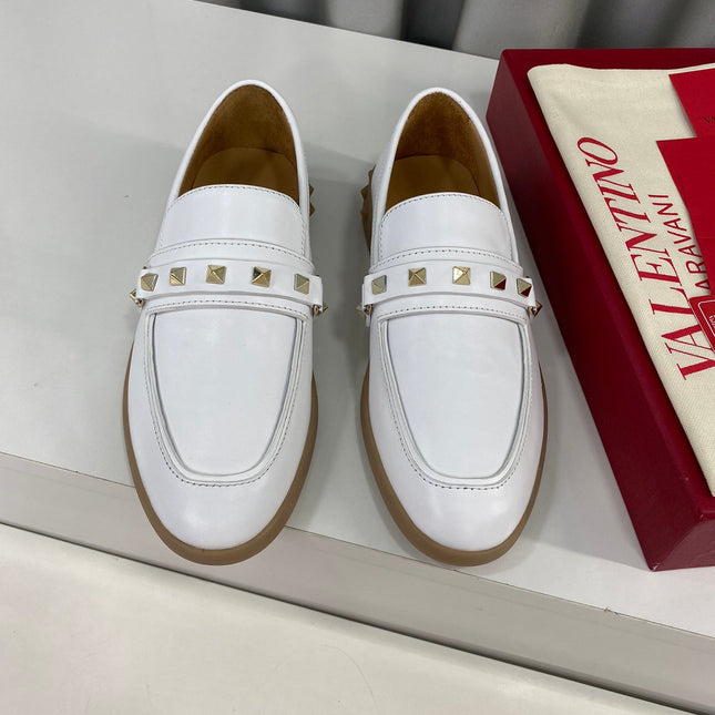 LEISURE FLOWS SPLIT LOAFER IN WHITE CALFSKIN