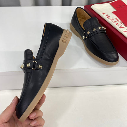 LEISURE FLOWS SPLIT LOAFER IN BLACK CALFSKIN