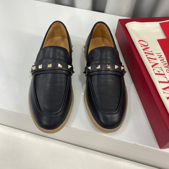 LEISURE FLOWS SPLIT LOAFER IN BLACK CALFSKIN