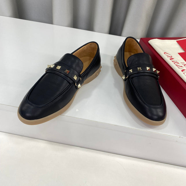 LEISURE FLOWS SPLIT LOAFER IN BLACK CALFSKIN