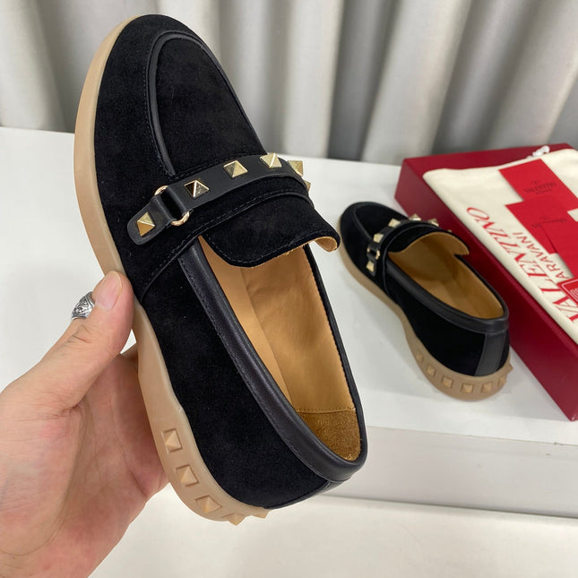 LEISURE FLOWS SPLIT LOAFER IN BLACK SUEDE