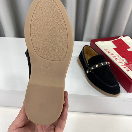 LEISURE FLOWS SPLIT LOAFER IN BLACK SUEDE