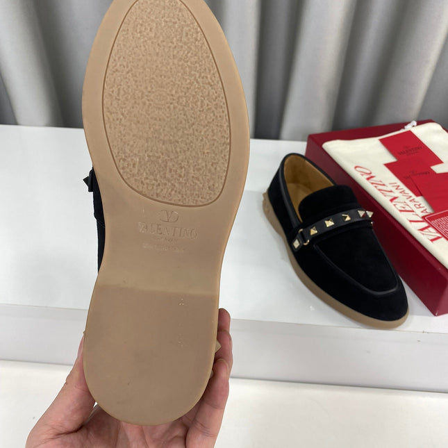 LEISURE FLOWS SPLIT LOAFER IN BLACK SUEDE