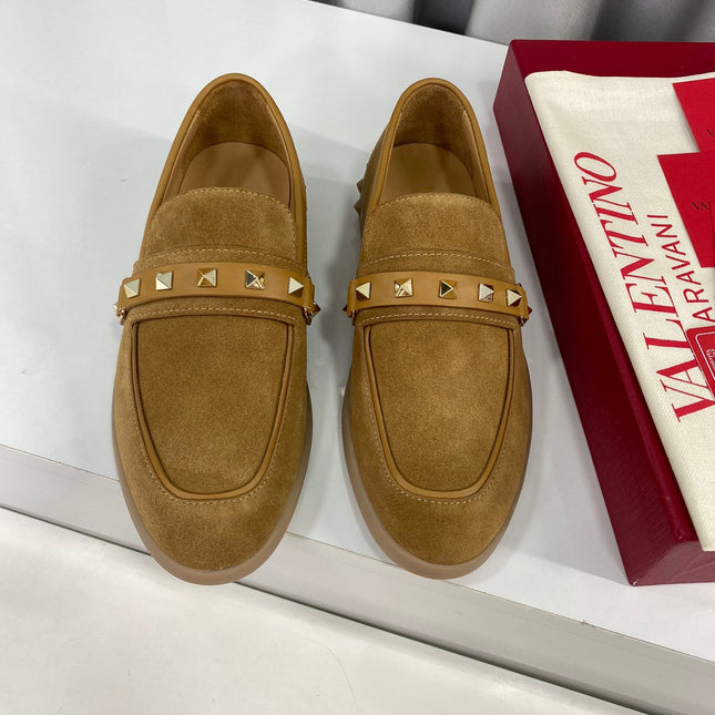 LEISURE FLOWS SPLIT LOAFER IN PEANUT BROWN SUEDE