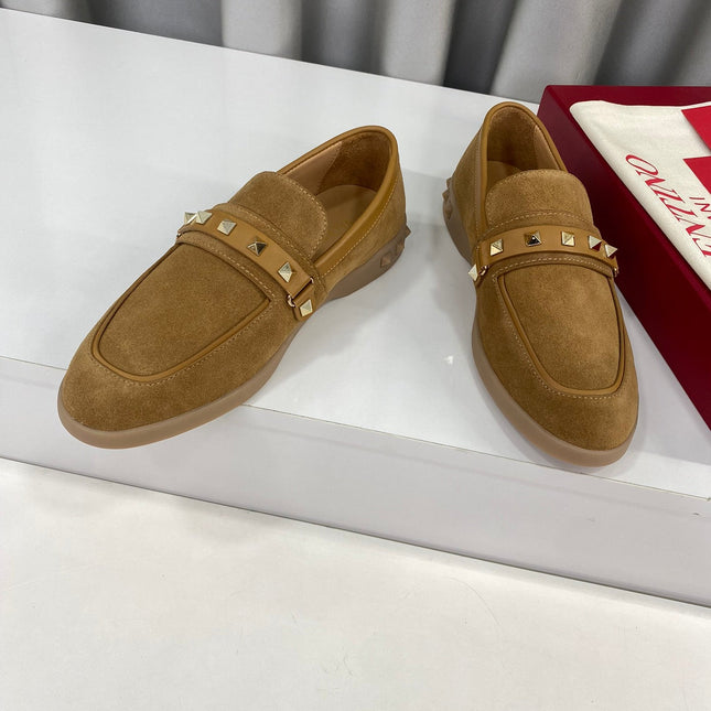 LEISURE FLOWS SPLIT LOAFER IN PEANUT BROWN SUEDE