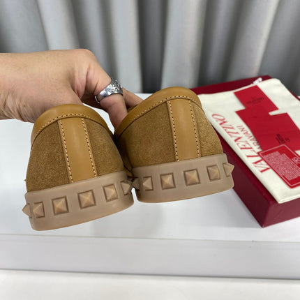 LEISURE FLOWS SPLIT LOAFER IN PEANUT BROWN SUEDE