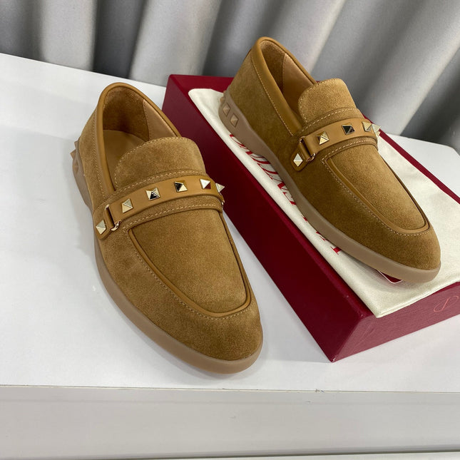 LEISURE FLOWS SPLIT LOAFER IN PEANUT BROWN SUEDE