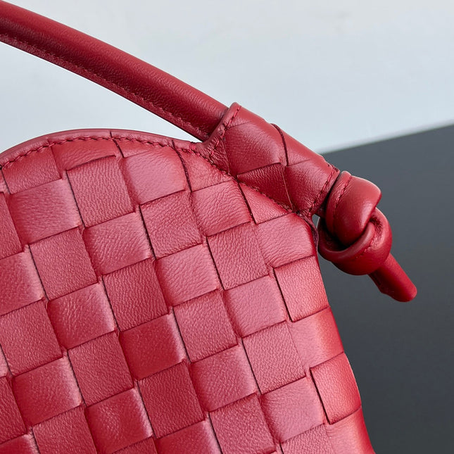 SOLSTICE HEART SHAPE 22 IN LIPSTICK RED LAMBSKIN