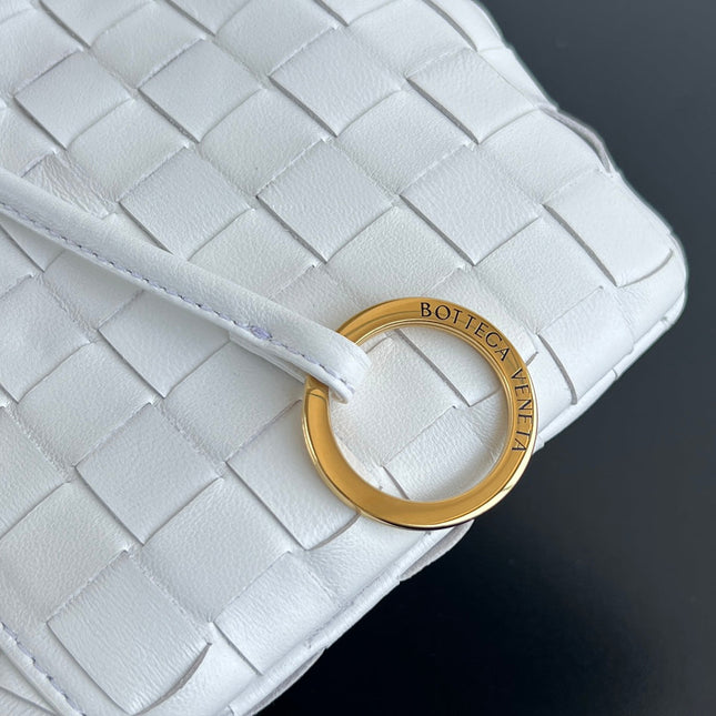 SOLSTICE HEART SHAPE 22 IN WHITE LAMBSKIN