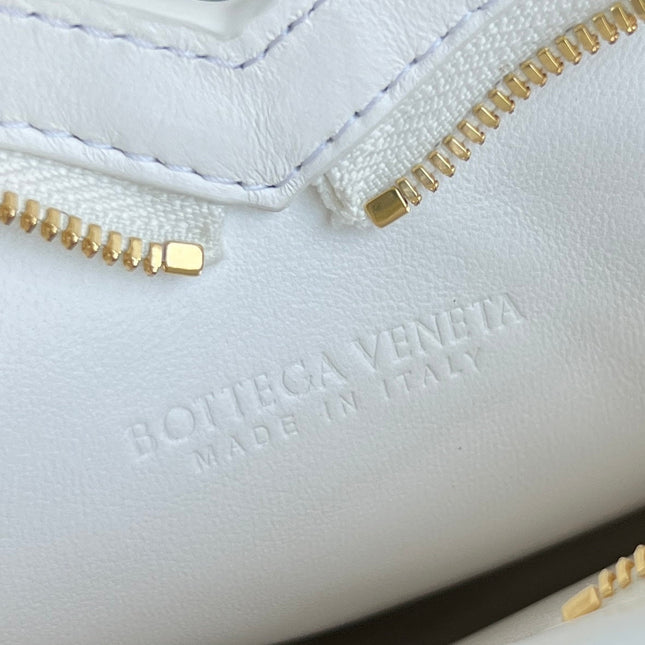 SOLSTICE HEART SHAPE 22 IN WHITE LAMBSKIN