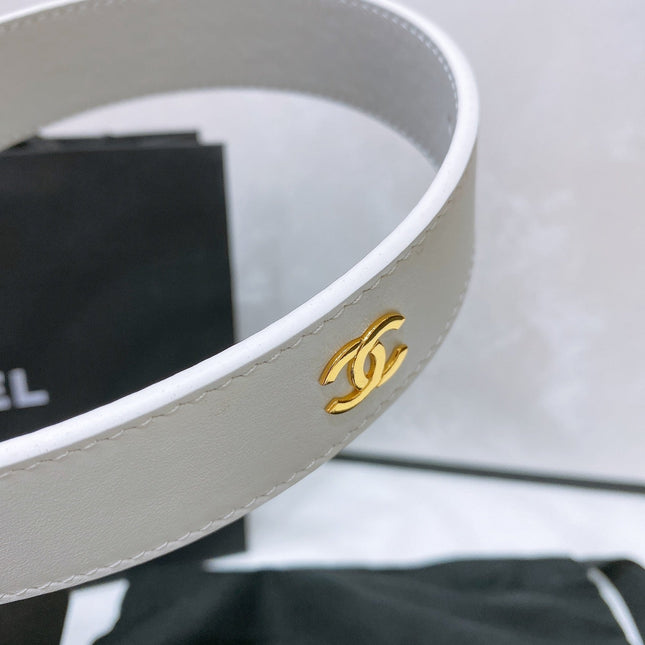 CC 30MM BELT IN WHITE SMOOTH CALFSKIN WHITE MIX BLACK METAL LOGO GOLD HARDWARE