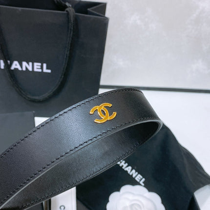 CC BELT 30 MM IN BLACK CALFSKIN PEARL LOGO WITH GOLD HARDWARE