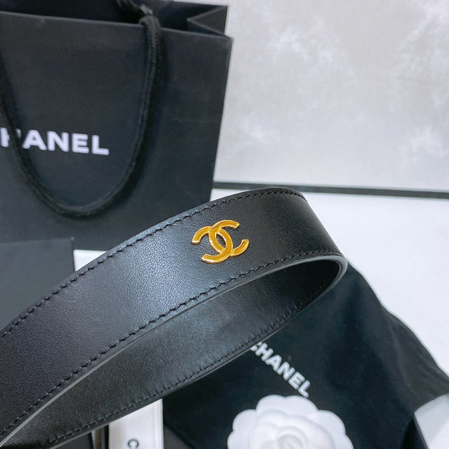 CC BELT 30 MM IN BLACK CALFSKIN PEARL LOGO WITH GOLD HARDWARE