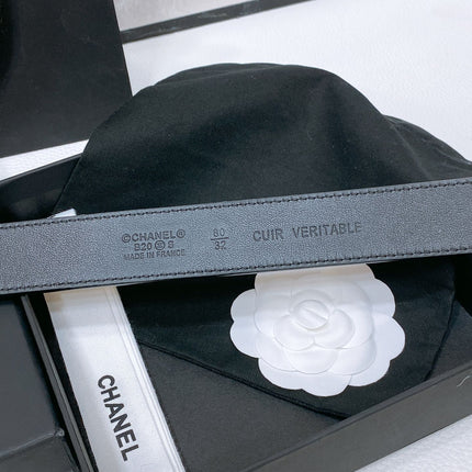 CC BELT 30 MM IN BLACK CALFSKIN PEARL LOGO WITH GOLD HARDWARE