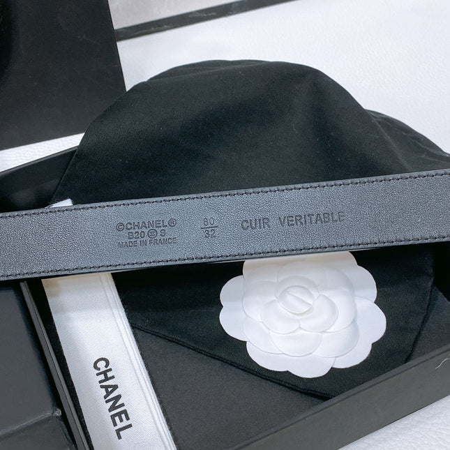 CC BELT 30 MM IN BLACK CALFSKIN PEARL LOGO WITH GOLD HARDWARE
