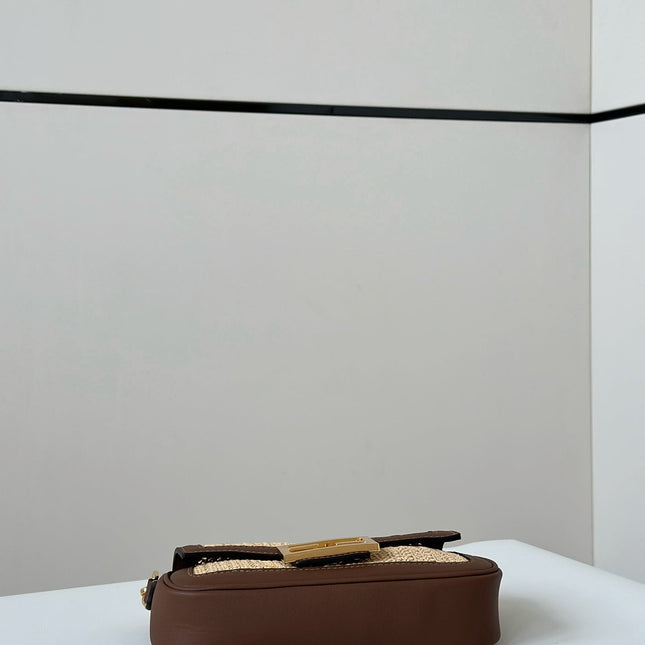 FENDI BAGUETTE 20 BAG IN BEIGE RAFFIA AND BROWN CALFSKIN WITH GOLD HARDWARE
