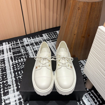 CC OXFORD SHOES IN WHITE CALFSKIN