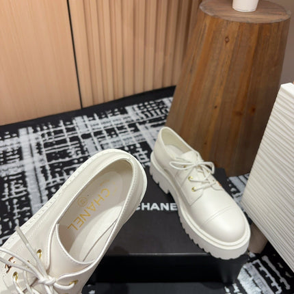 CC OXFORD SHOES IN WHITE CALFSKIN
