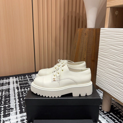 CC OXFORD SHOES IN WHITE CALFSKIN