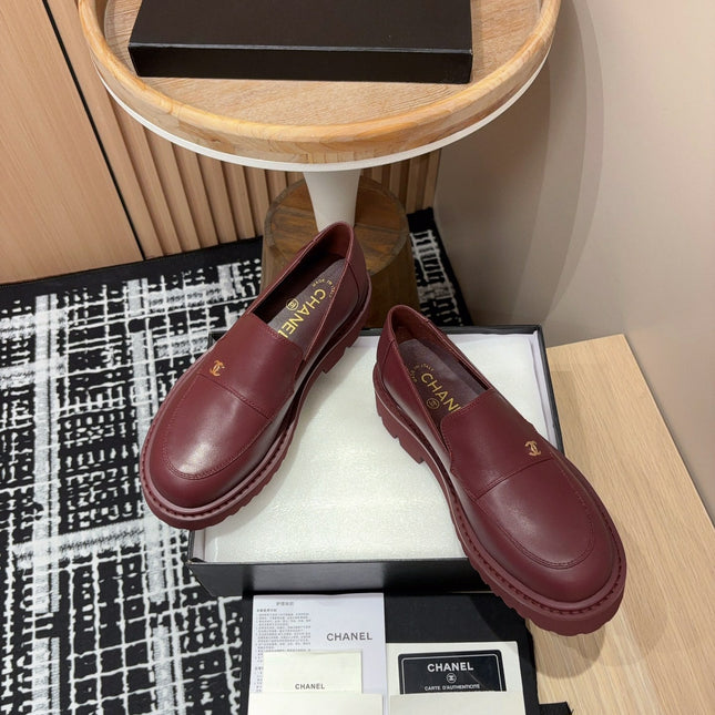 CC MOCCASINS IN BURGUNDY RED CALFSKIN