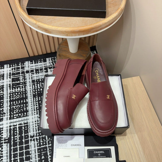 CC MOCCASINS IN BURGUNDY RED CALFSKIN