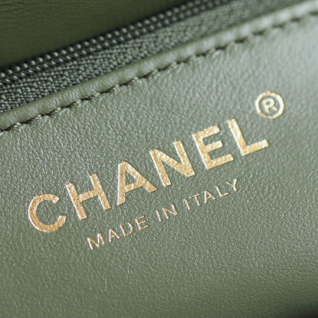 CHANEL 25S FLAP BAG 19 CM IN MOSS GREEN LAMBSKIN WITH GOLD HARDWARE