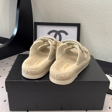 CC DAD SANDAL MULE IN ECRU BEIGE LAMB FUR
