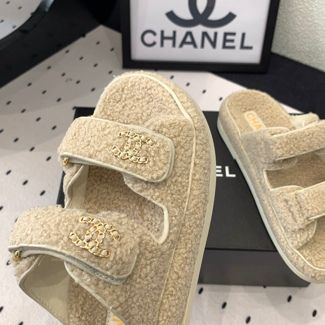 CC DAD SANDAL MULE IN ECRU BEIGE LAMB FUR