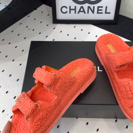 CC DAD SANDAL MULE IN RED ORANGE LAMB FUR