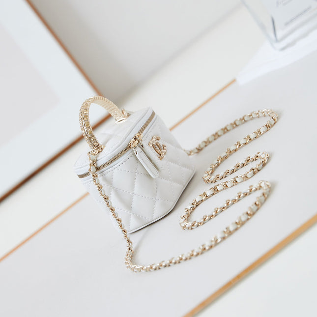 CHANEL 25S MINI VANITY BAG 11 CM IN WHITE LAMBSKIN WITH CRYSTAL-EMBELLISHED CC LOGO