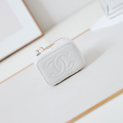 CHANEL 25S MINI VANITY BAG 11 CM IN WHITE LAMBSKIN WITH CRYSTAL-EMBELLISHED CC LOGO
