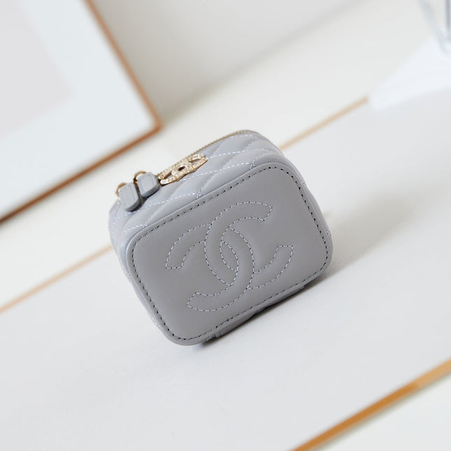 CHANEL 25S MINI VANITY BAG 11 CM IN GREY LAMBSKIN WITH CRYSTAL-EMBELLISHED CC LOGO