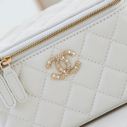 CHANEL 25S MINI VANITY BAG 16 CM IN WHITE LAMBSKIN WITH CRYSTAL-EMBELLISHED CC LOGO
