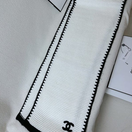 CHANEL 25S SCARF 200 IN CASHMERE 740364