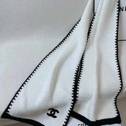 CHANEL 25S SCARF 200 IN CASHMERE 740364