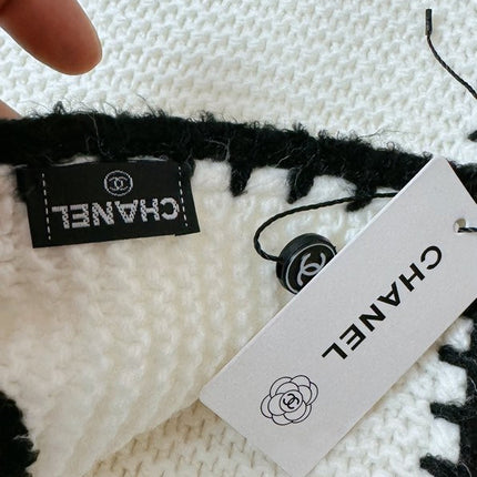 CHANEL 25S SCARF 200 IN CASHMERE 740364