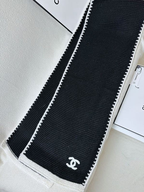 CHANEL 25S SCARF 200 IN CASHMERE 740365