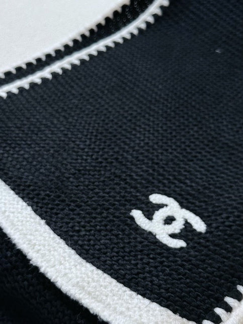 CHANEL 25S SCARF 200 IN CASHMERE 740365