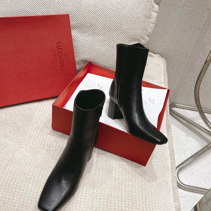 VLOGO THE BOLD EDITION ANKLE BOOT IN BLACK CALFSKIN 70MM