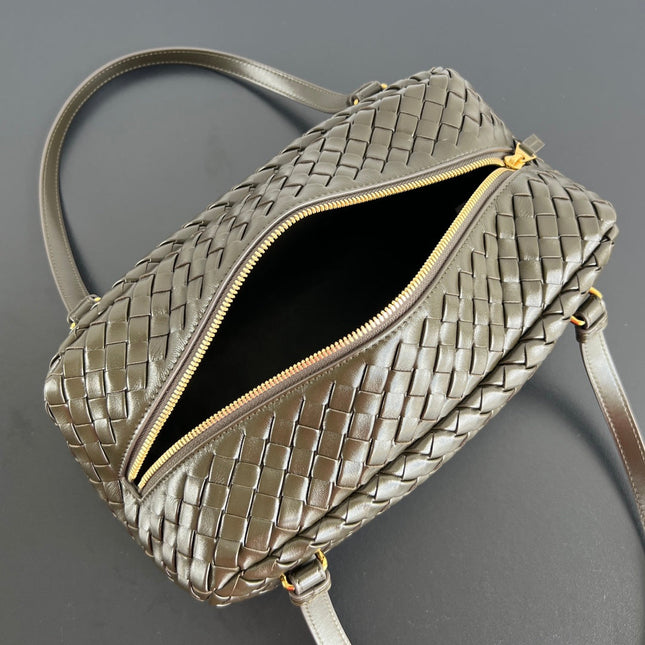 SHOULDER BAG 37 IN KELP LAMBSKIN