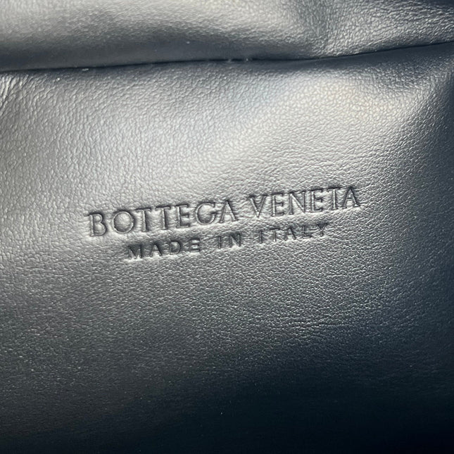 SHOULDER BAG 37 IN BLACK LAMBSKIN