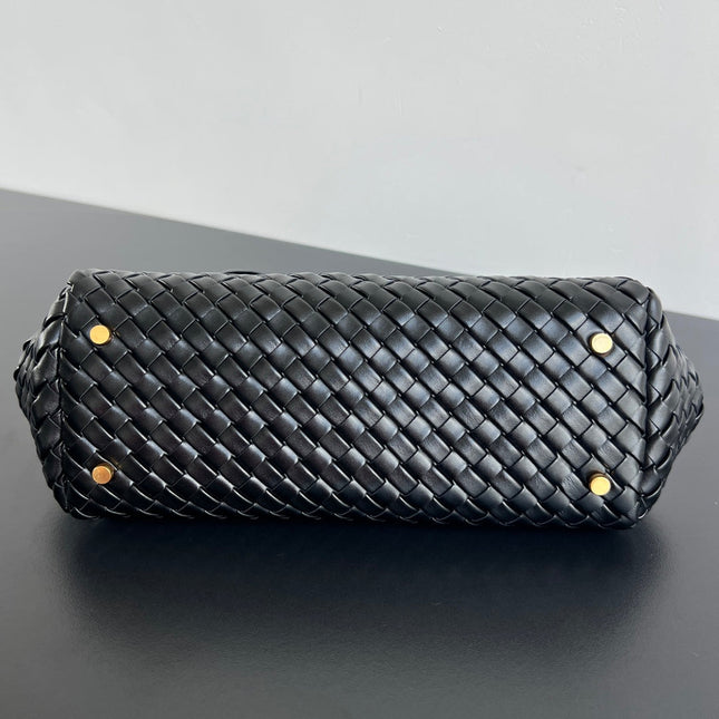 SHOULDER BAG 37 IN BLACK LAMBSKIN