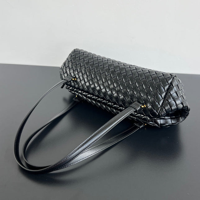 SHOULDER BAG 37 IN BLACK LAMBSKIN