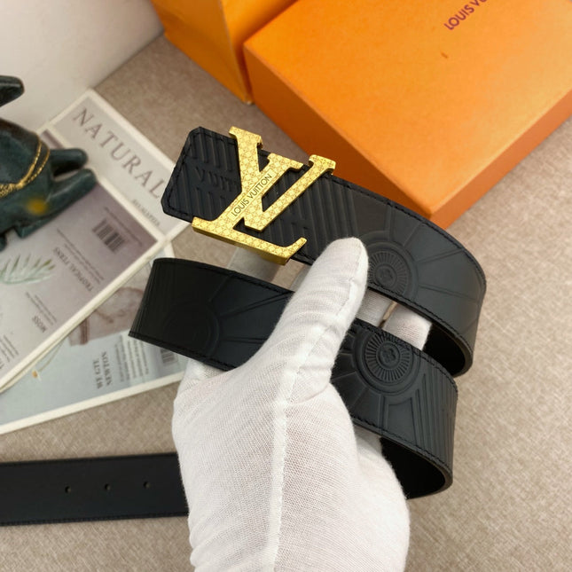BELT 38MM IN BLACK SPECIAL TEXTURED LEATHER WITH GOLD STAINLESS STEEL BUCKLE