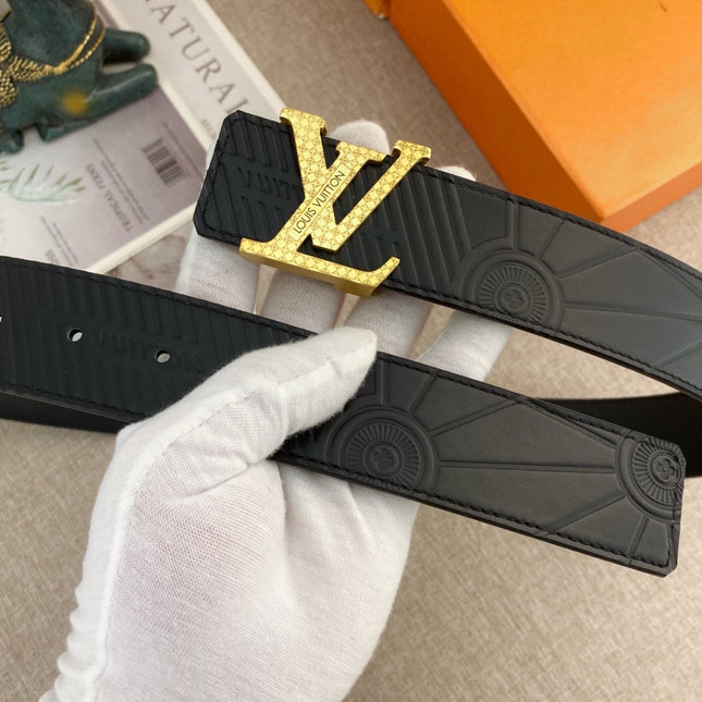 BELT 38MM IN BLACK SPECIAL TEXTURED LEATHER WITH GOLD STAINLESS STEEL BUCKLE