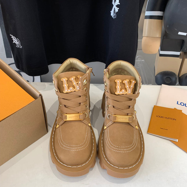 LV CHECKER ANKLE BOOT IN COPPER BROWN SUEDE