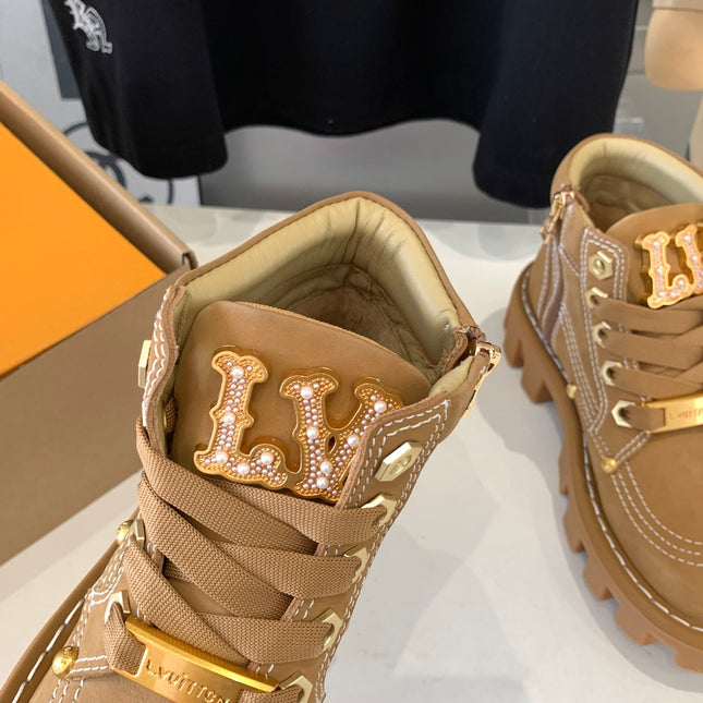 LV CHECKER ANKLE BOOT IN COPPER BROWN SUEDE